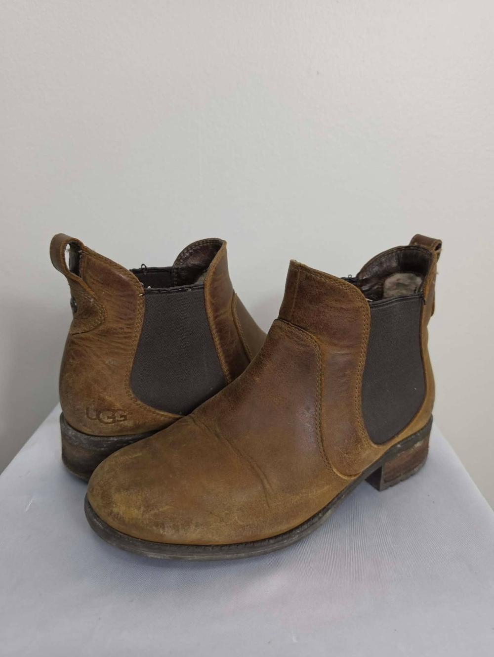 UGG Tan Leather Ankle Chelsea Boots Sz 7US - Picture 15 of 15